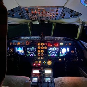 Cockpit bei Nacht